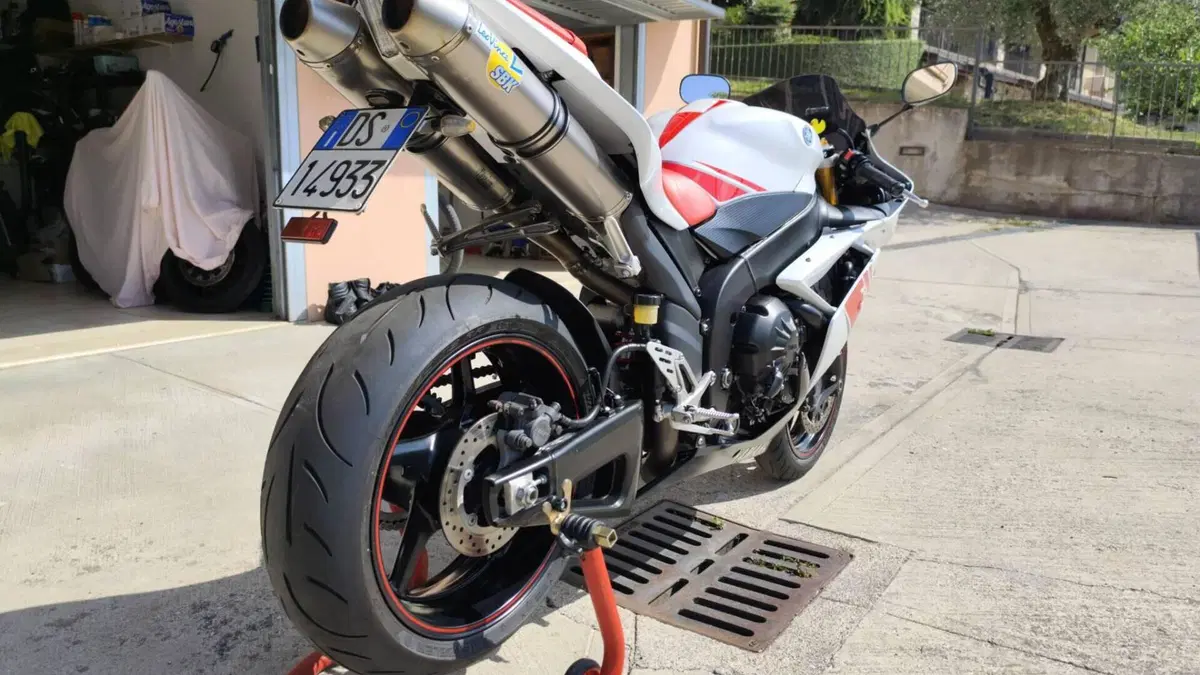 Yamaha YZF R1 (2007 - 08)  (9)