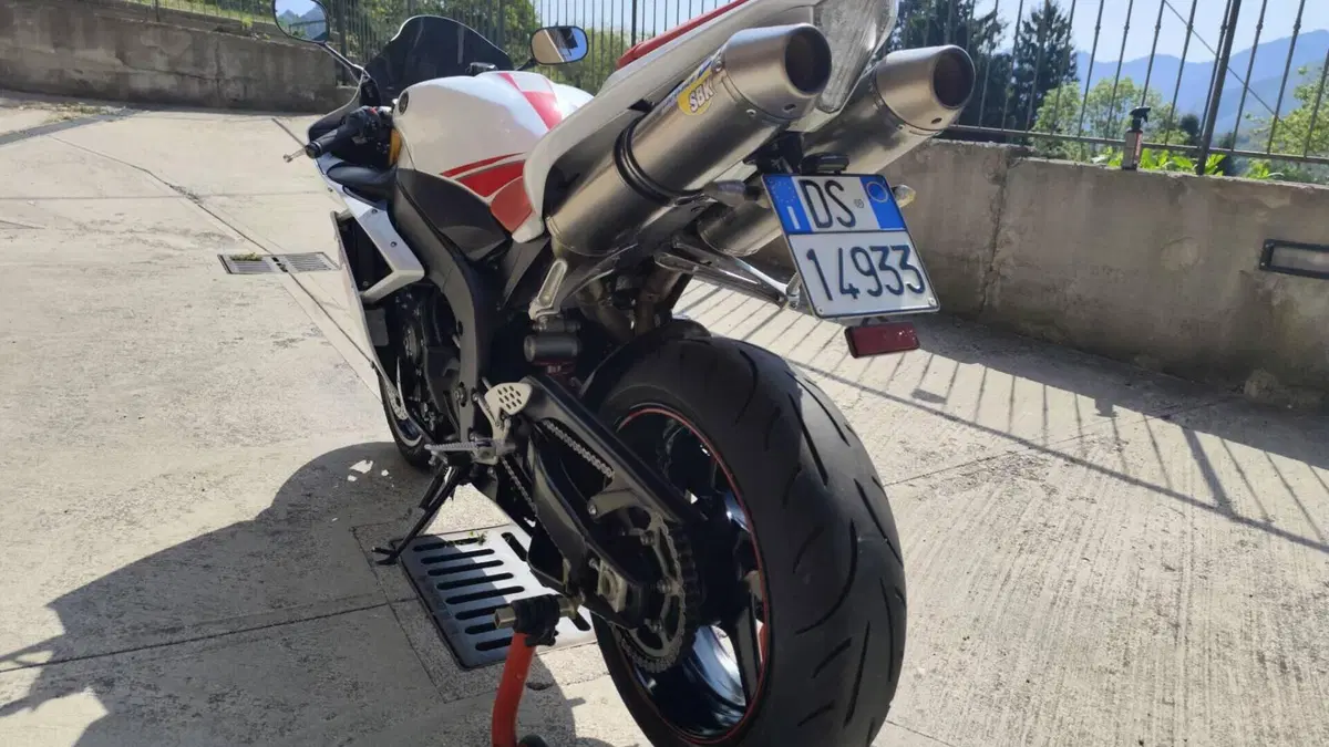 Yamaha YZF R1 (2007 - 08)  (10)