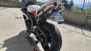 Yamaha YZF R1 (2007 - 08)  (10)