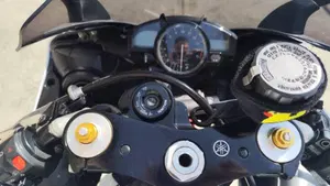 Yamaha YZF R1 (2007 - 08)  (14)