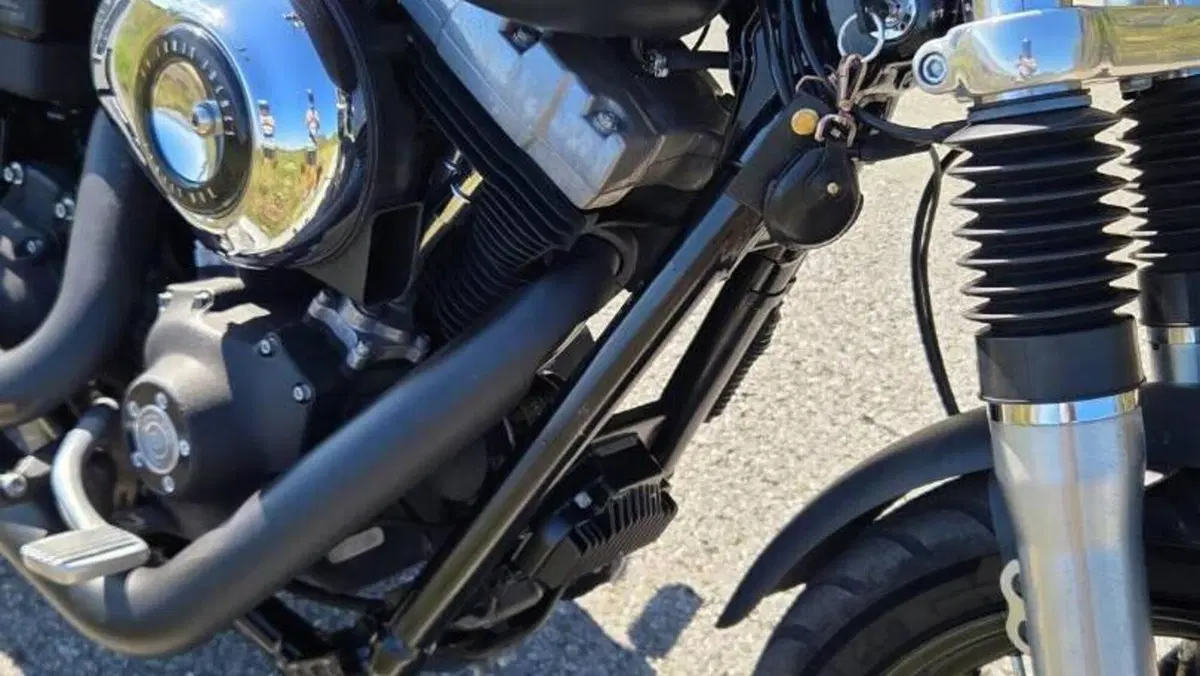 Harley-Davidson 1584 Street Bob (2008 - 15) - FXDB  (5)