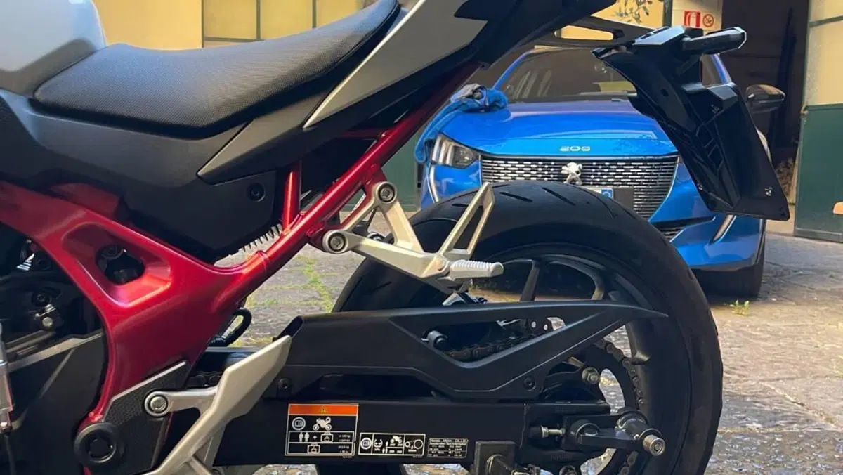 Honda CB 750 Hornet (2023 - 24)  (8)
