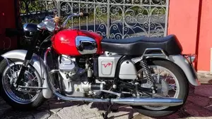 Moto Guzzi   (2)