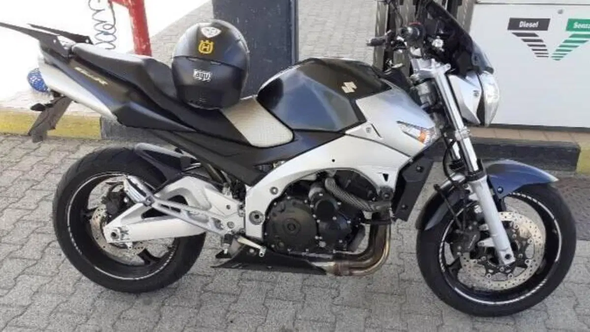 Suzuki GSR 600 (2006 - 11)  (2)
