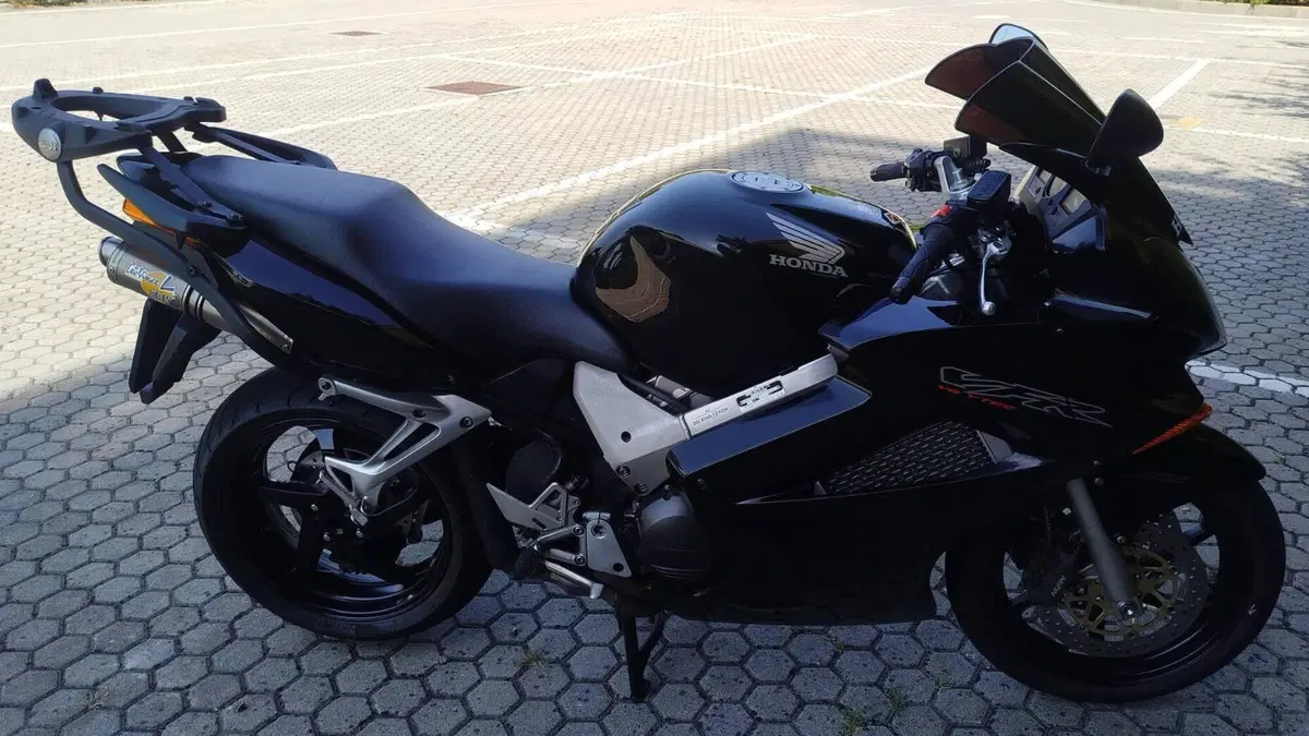 Honda VFR 800 (2002 - 05)  (12)