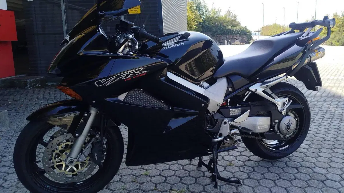 Honda VFR 800 (2002 - 05)  (13)