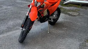 KTM 250 EXC-F (2025)  (5)