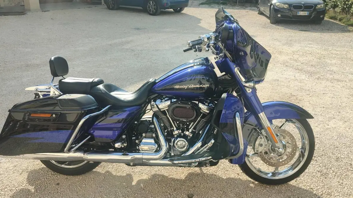 Harley-Davidson 114 Street Glide (2017) 