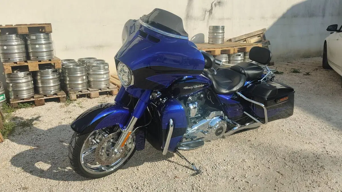 Harley-Davidson 114 Street Glide (2017)  (7)