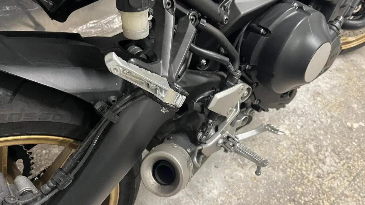 Yamaha XSR 900 ABS (2016 - 20)  (7)