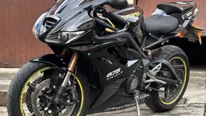 Triumph Daytona 675 ABS (2009 - 13)  (6)
