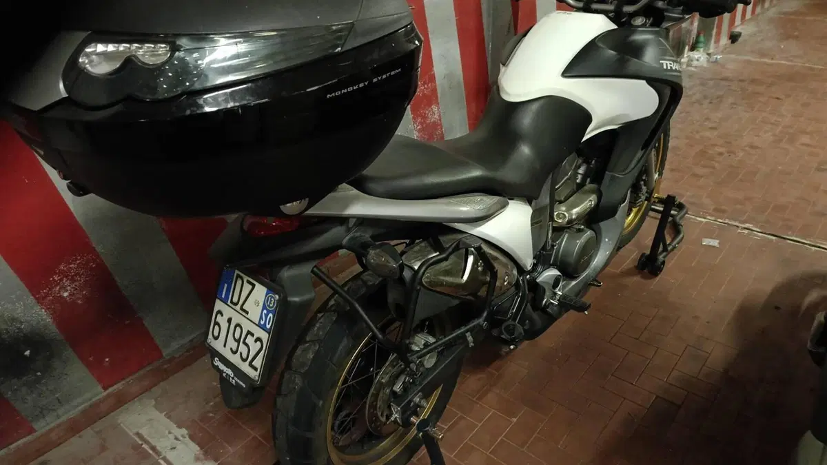 Honda Transalp XL 700 V (2007 - 13)  (2)