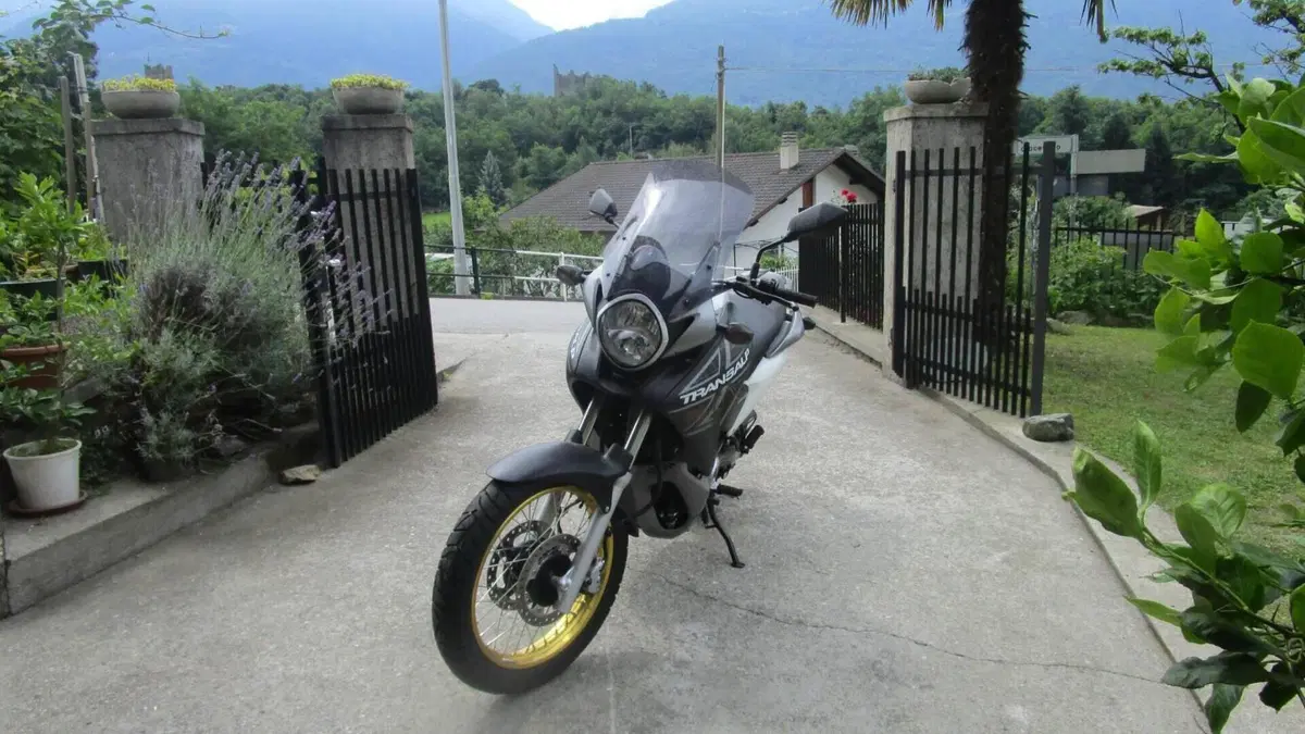 Honda Transalp XL 700 V (2007 - 13)  (16)