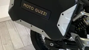 Moto Guzzi V85 TT Travel (2020)  (14)
