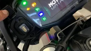 Moto Guzzi V85 TT Travel (2020)  (16)