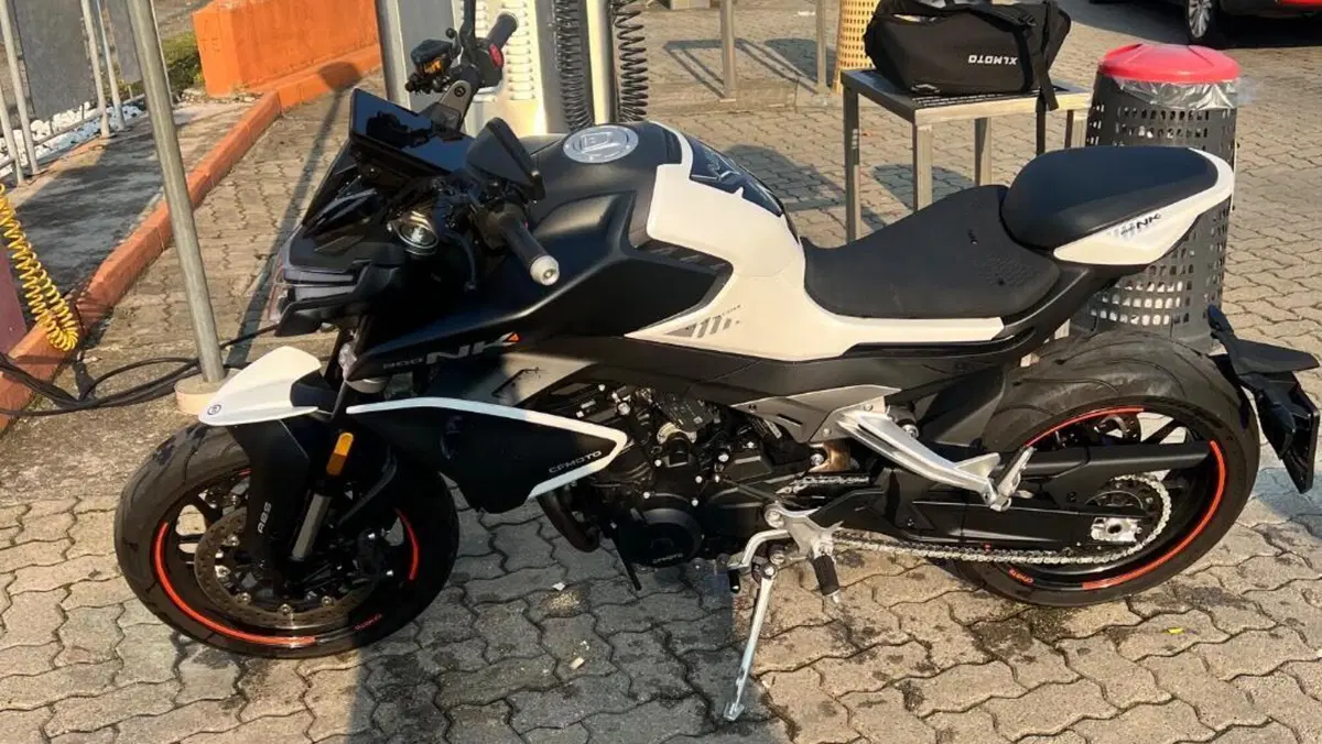 CFMOTO 800NK Advanced (2023 - 26)  (2)