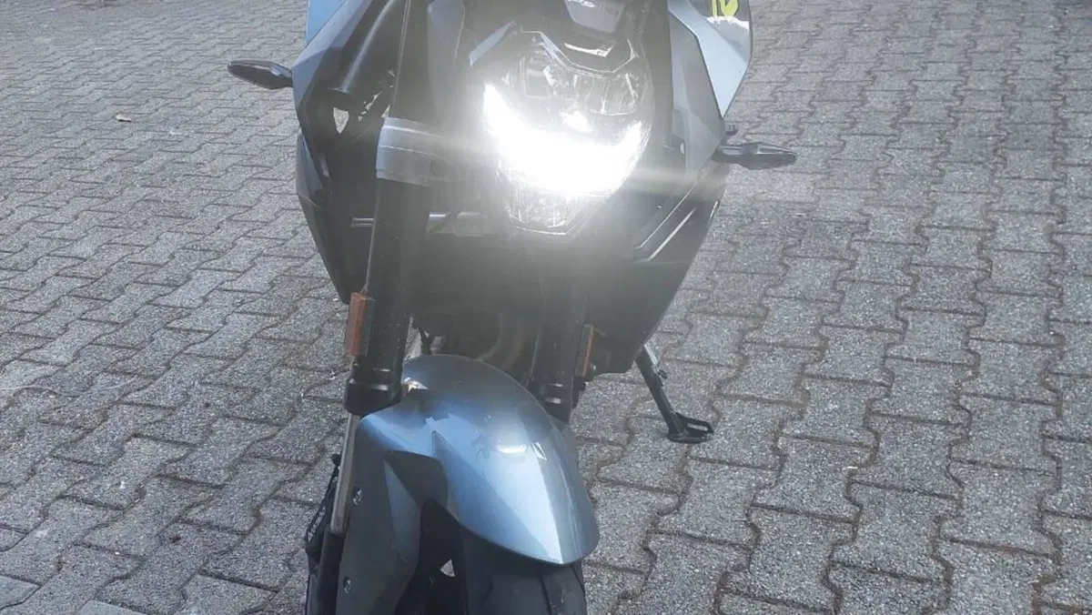 Bmw F 900 R (2021 - 24)  (4)