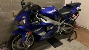 Yamaha YZF R1 (1998 - 99)  (2)