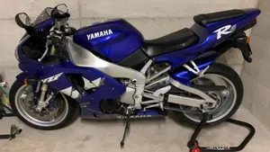 Yamaha YZF R1 (1998 - 99)  (4)
