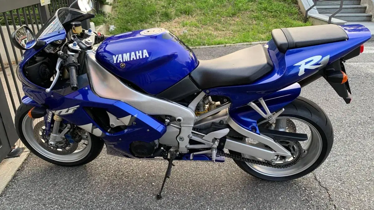 Yamaha YZF R1 (1998 - 99)  (5)