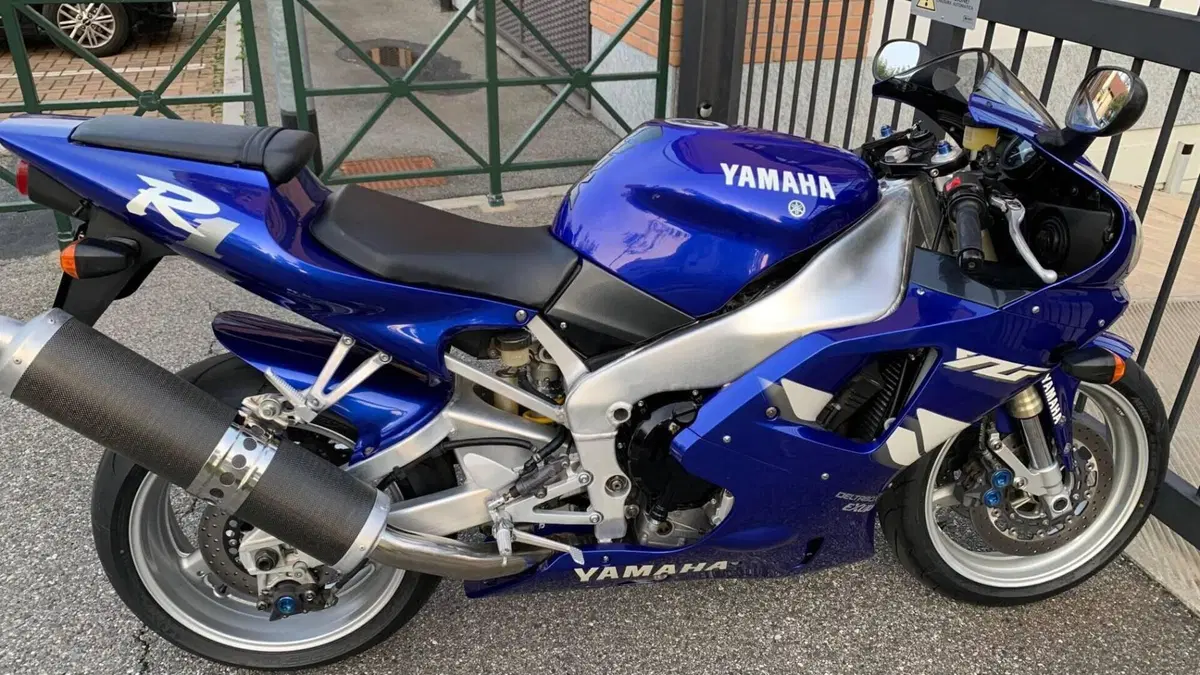 Yamaha YZF R1 (1998 - 99)  (6)