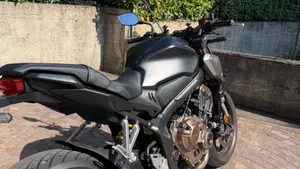 Honda CB 650 R (2021 - 23)  (2)