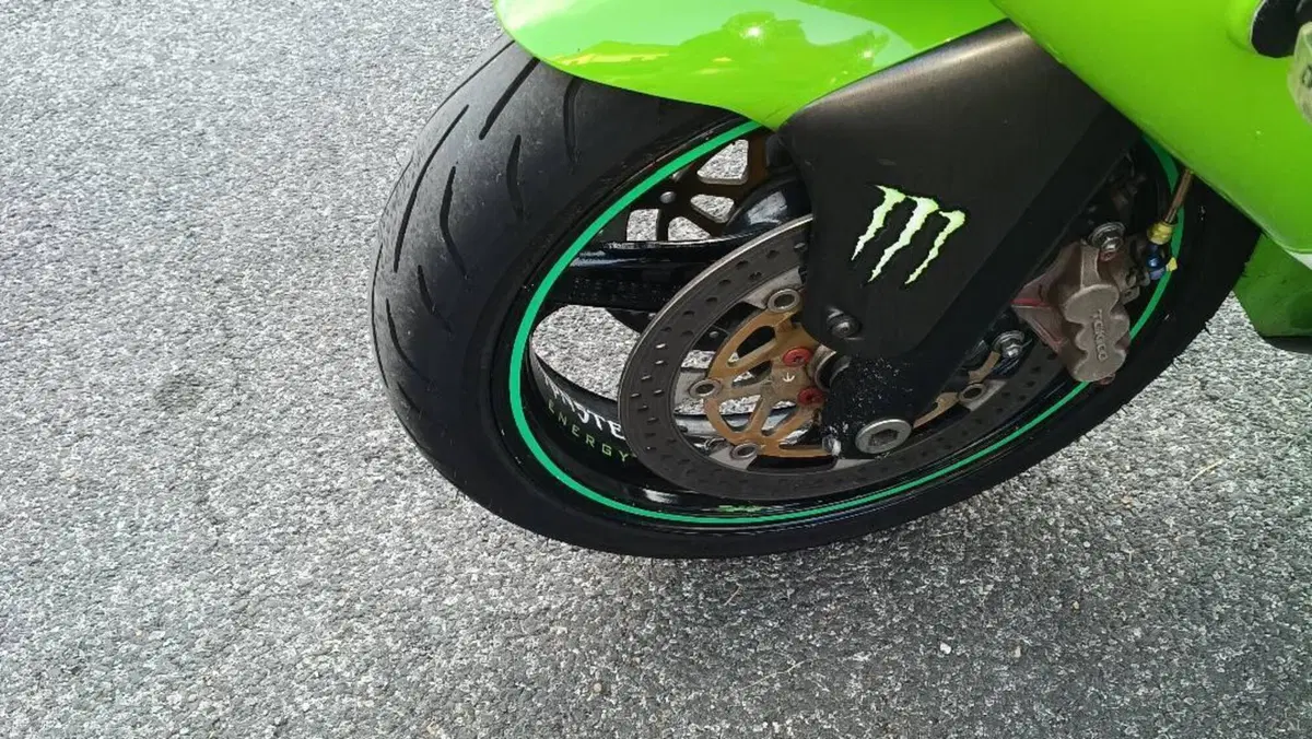 Kawasaki Ninja 900 ZX-9R (1998 - 01)  (4)