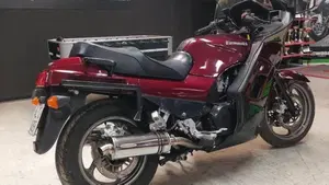 Kawasaki GTR 1000  (3)