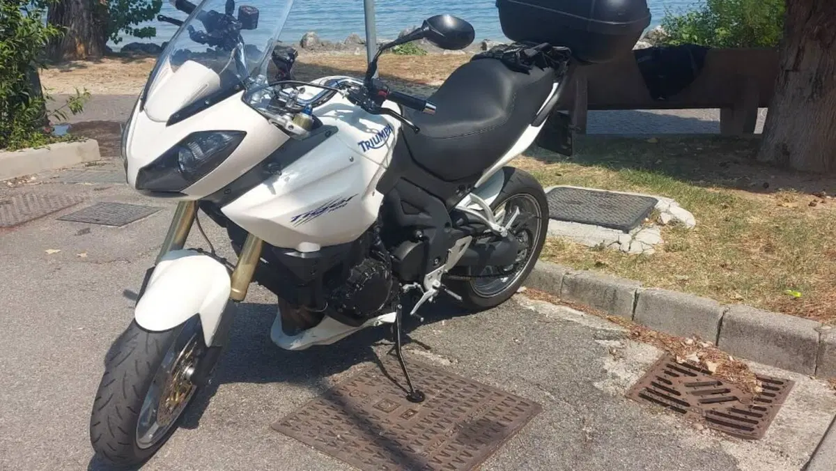 Triumph Tiger 1050 (2006 - 12)  (2)