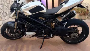 Ducati Streetfighter (2009 - 12)  (3)