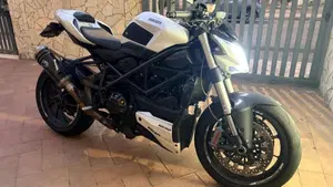 Ducati Streetfighter (2009 - 12)  (6)