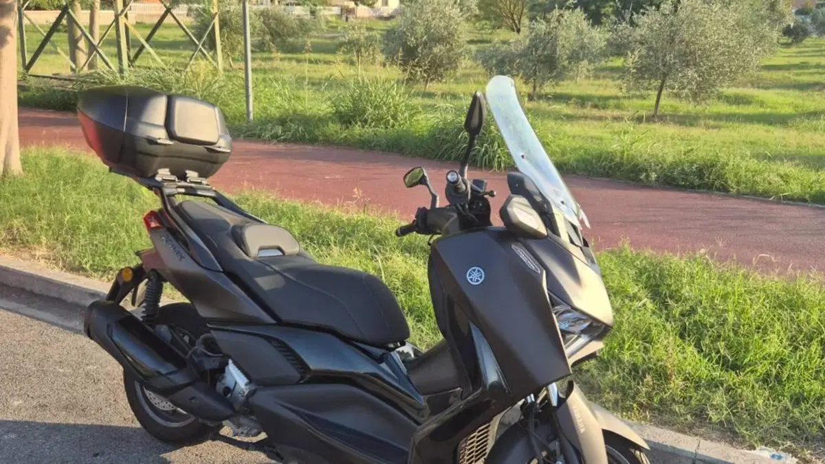 Yamaha X-Max 300 Tech Max+ (2025 - 26) 