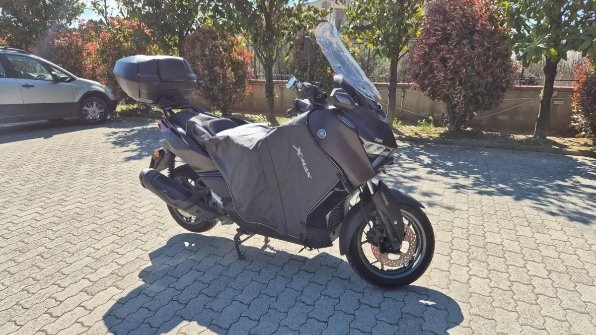 Yamaha X-Max 300 Tech Max+ (2025 - 26)  (5)