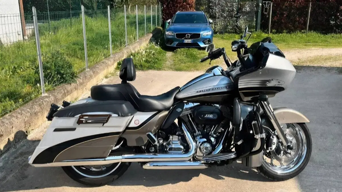 Harley-Davidson 1800 Road Glide (2008 - 12) - FLTRSE 