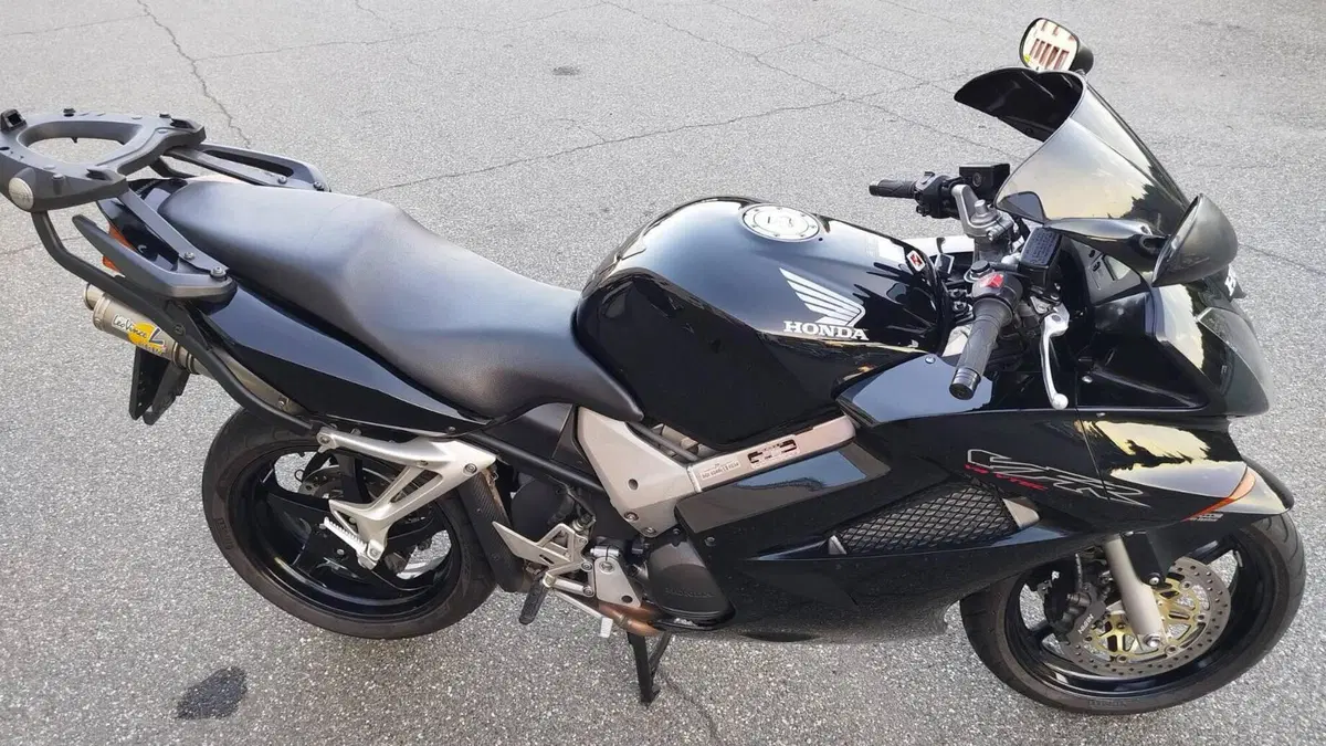 Honda VFR 800 (2002 - 05)  (19)