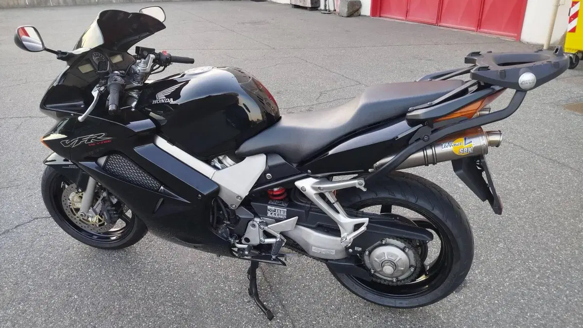 Honda VFR 800 (2002 - 05)  (8)