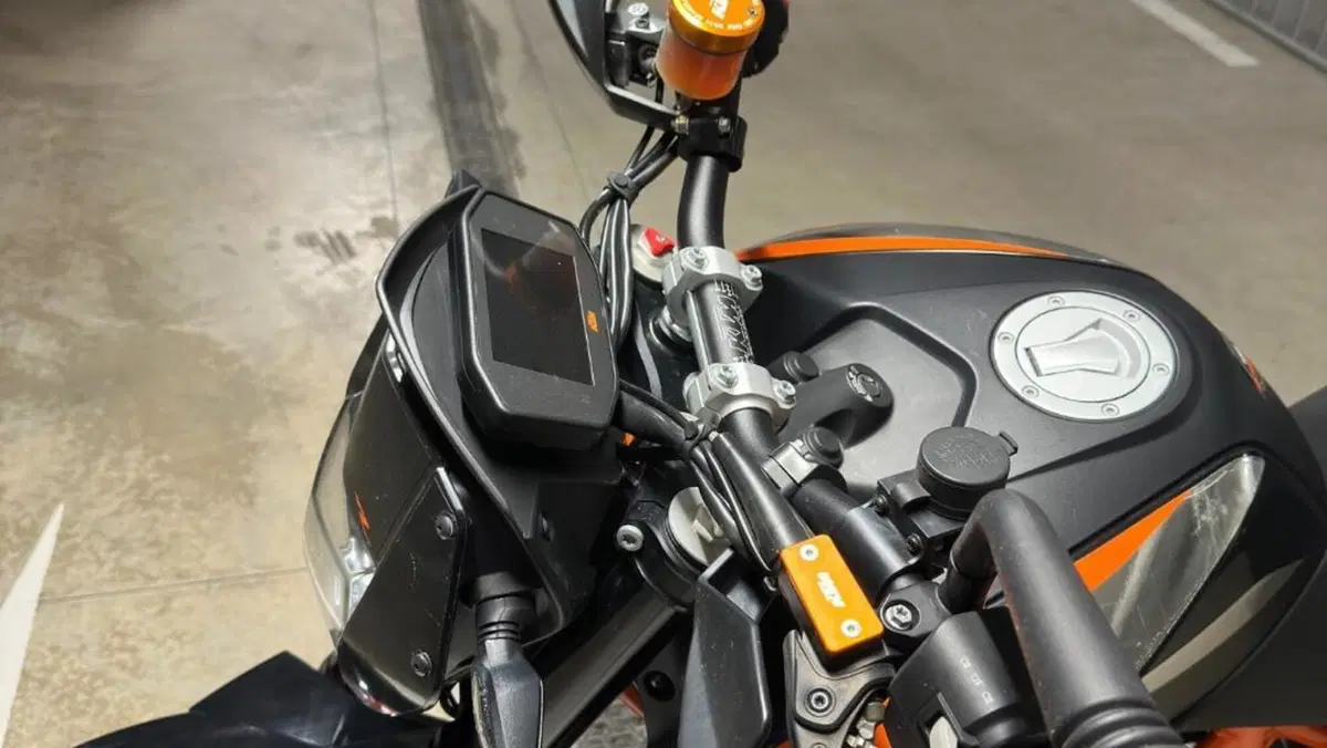 KTM 690 Duke R (2016 - 17)  (2)