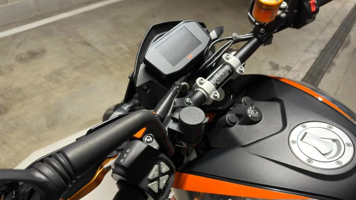 KTM 690 Duke R (2016 - 17)  (3)