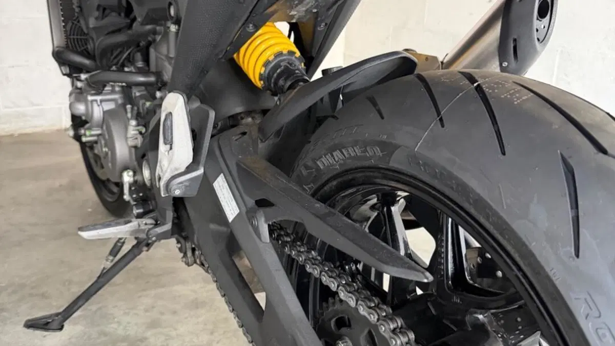 Ducati Monster 937 (2021 - 25)  (6)