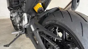 Ducati Monster 937 (2021 - 25)  (6)