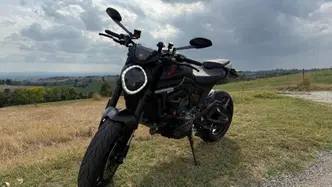 Ducati Monster 937 (2021 - 25) usata
