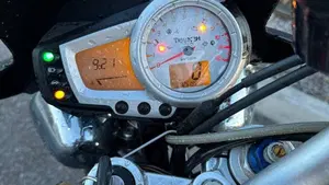 Triumph Speed Triple 1050 (2005 - 11)  (3)