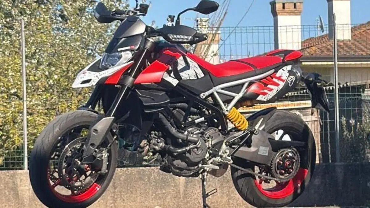 Ducati Hypermotard 950 RVE (2022 - 25)  (2)