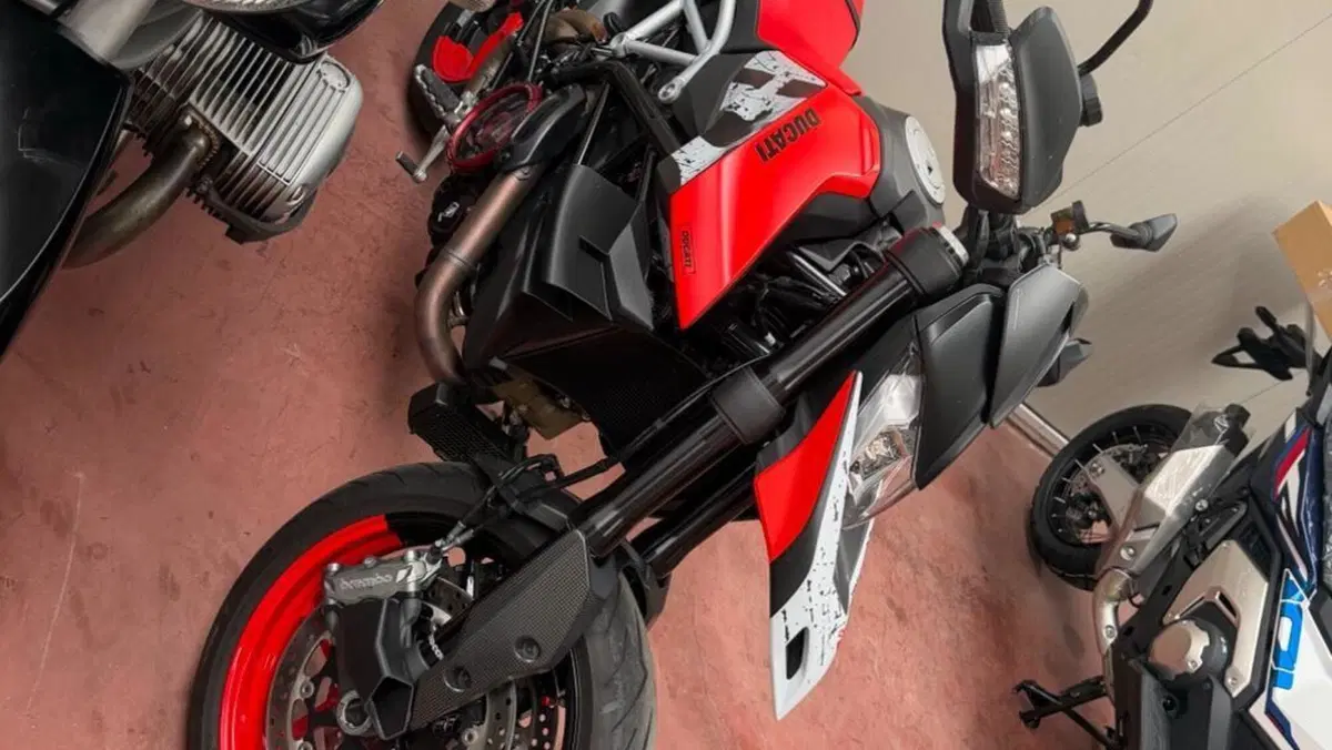 Ducati Hypermotard 950 RVE (2022 - 25)  (4)