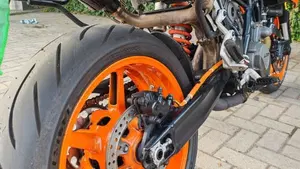 KTM 990 Supermoto T (2009 - 11)  (16)