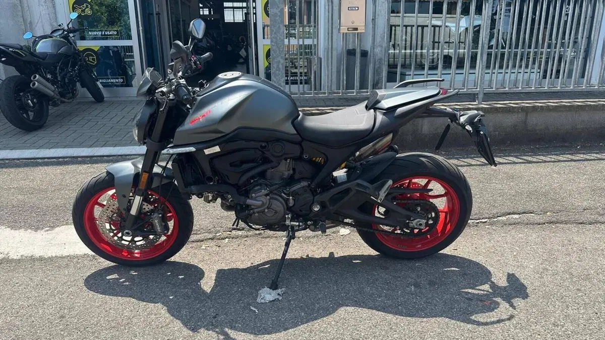Ducati Monster 937 + (2021 - 25)  (12)