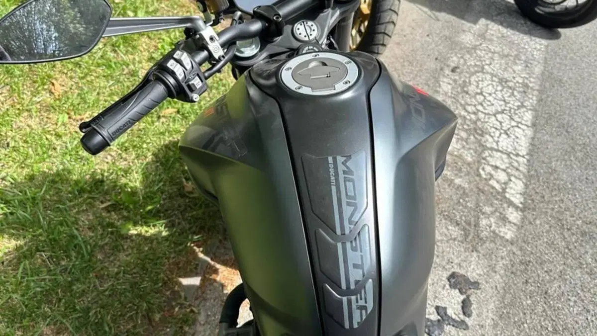 Ducati Monster 937 + (2021 - 25)  (15)