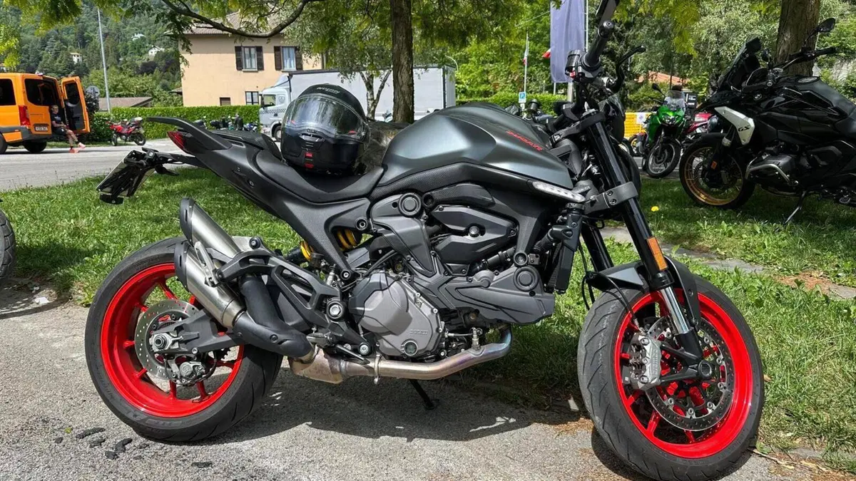 Ducati Monster 937 + (2021 - 25)  (17)