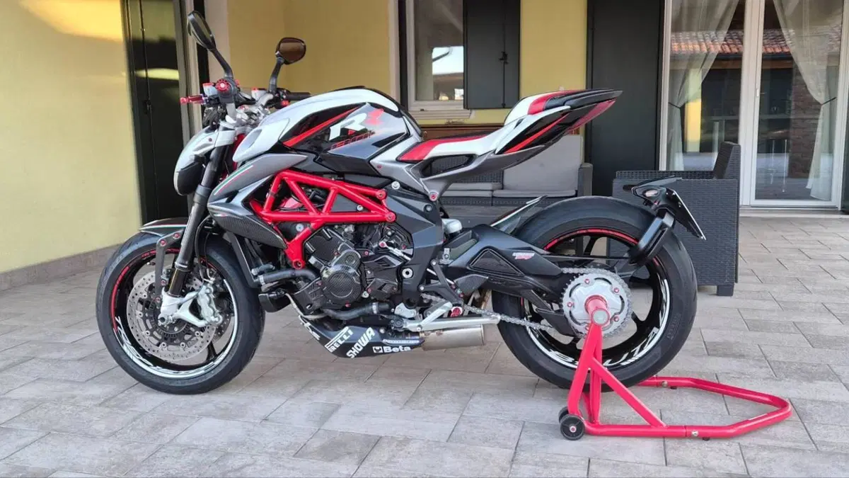 MV Agusta Brutale 800 RR (2017 - 20)  (2)