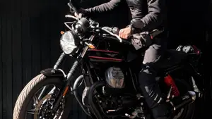 Moto Guzzi V7 Stone Special Edition (2022 - 25)  (5)
